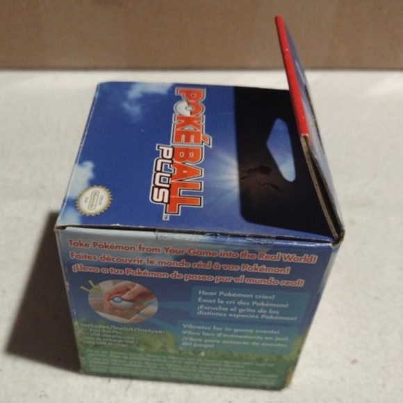 Nintendo Pokemon PokeBall Plus Controller Switch- Sealed -New -Discontinued - Picture 5 of 9